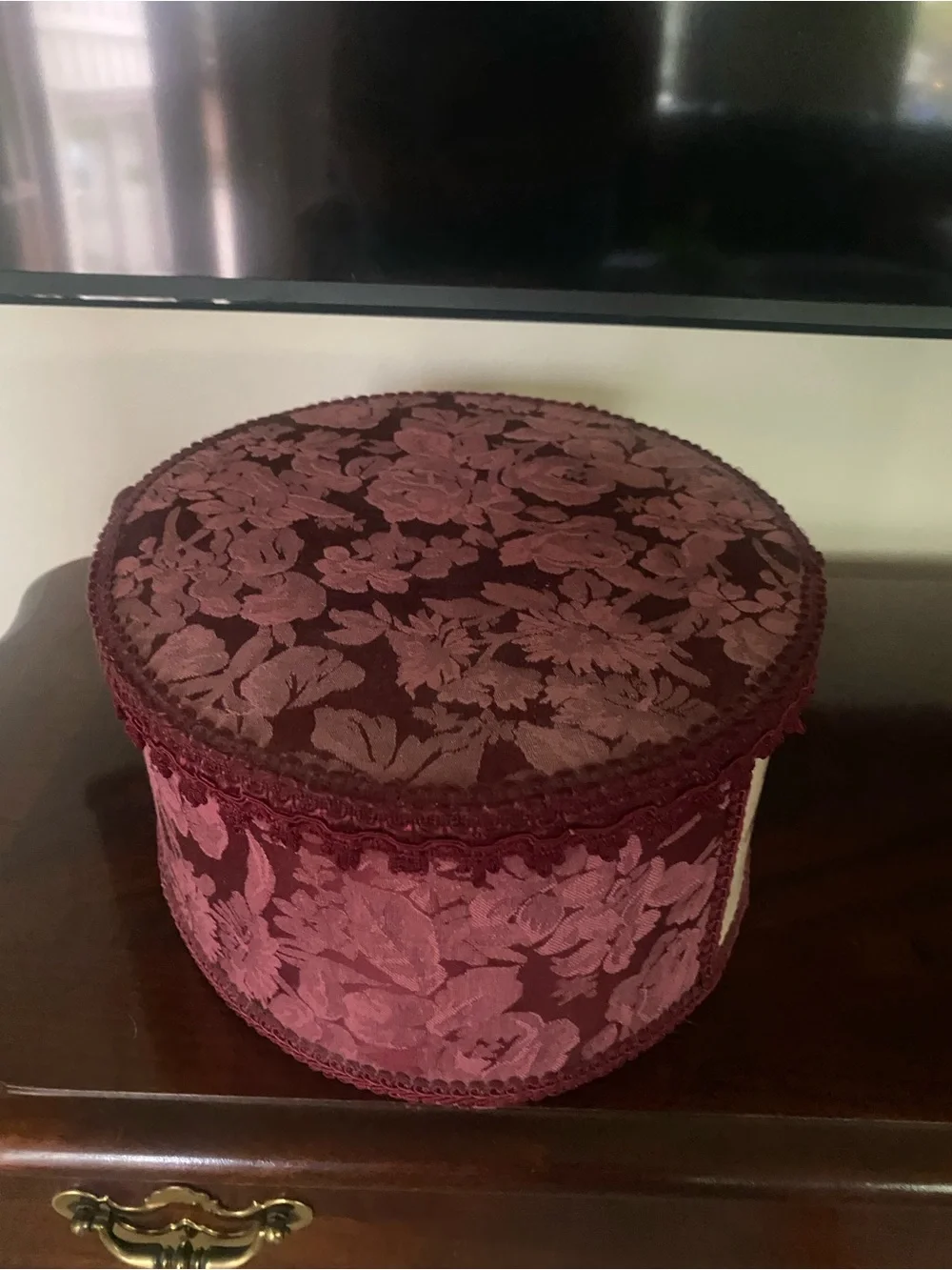The Unbranded Brand elegant burgundy